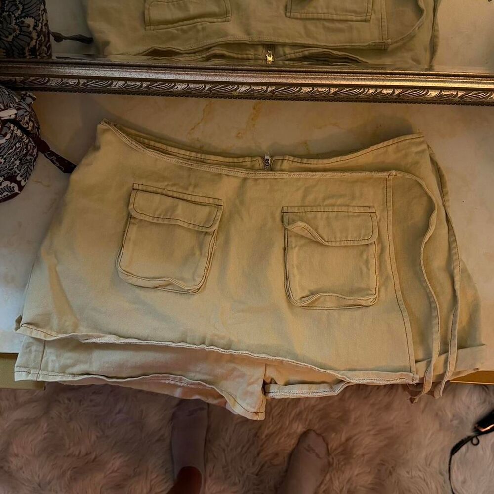 Cream wrap cargo skort